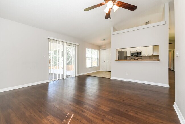 Building Photo - 15443 Margaux Dr