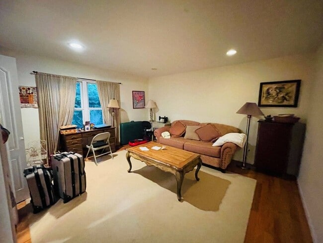 Building Photo - 0 Harbor Hill Rd