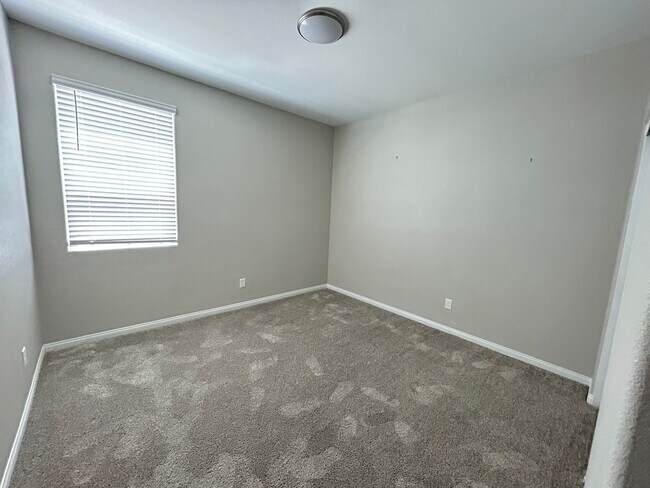 Building Photo - Inspirada 4-Bedroom 3-Bathroom Home!