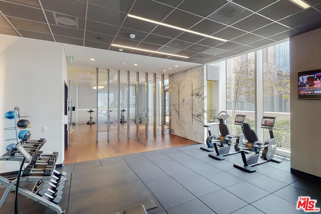 Building Photo - 889 Francisco St