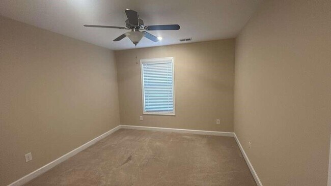 Building Photo - 4430 Sanderling St