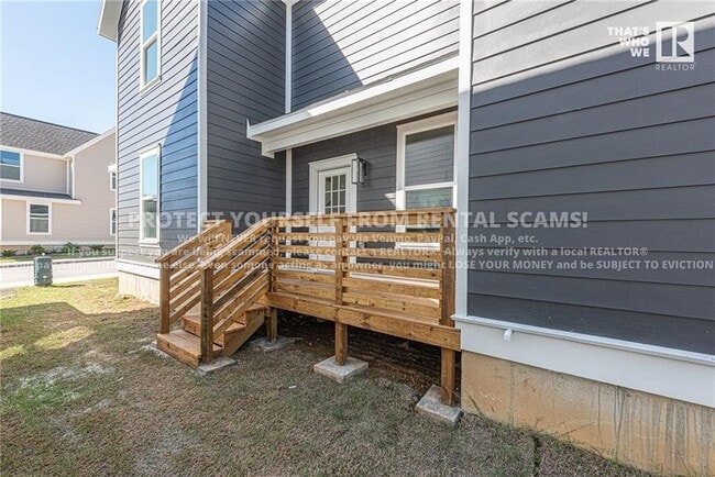 Building Photo - 1018 S Laramie Hts