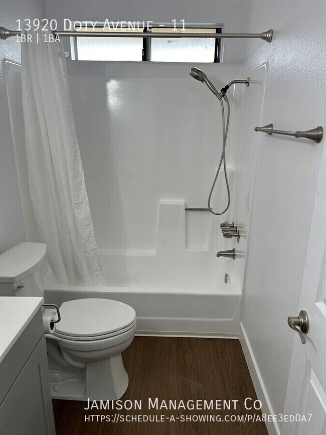 Building Photo - 13920 Doty Ave