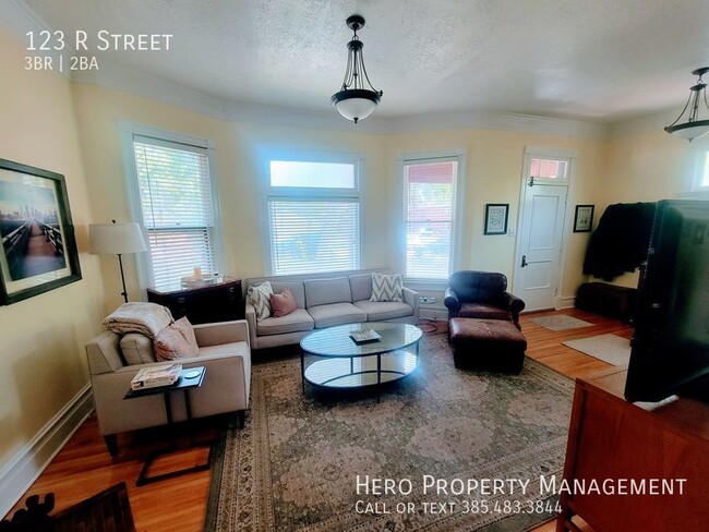Building Photo - Extremely Desirable Stunning Avenues Home!!!
