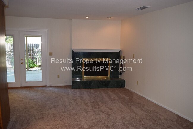 Building Photo - Tranquil Roseville Location