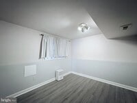 Building Photo - 2000 English Oak Ct