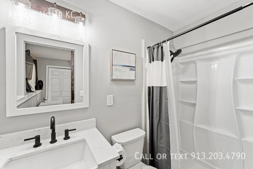 Building Photo - 10965 Gillette-