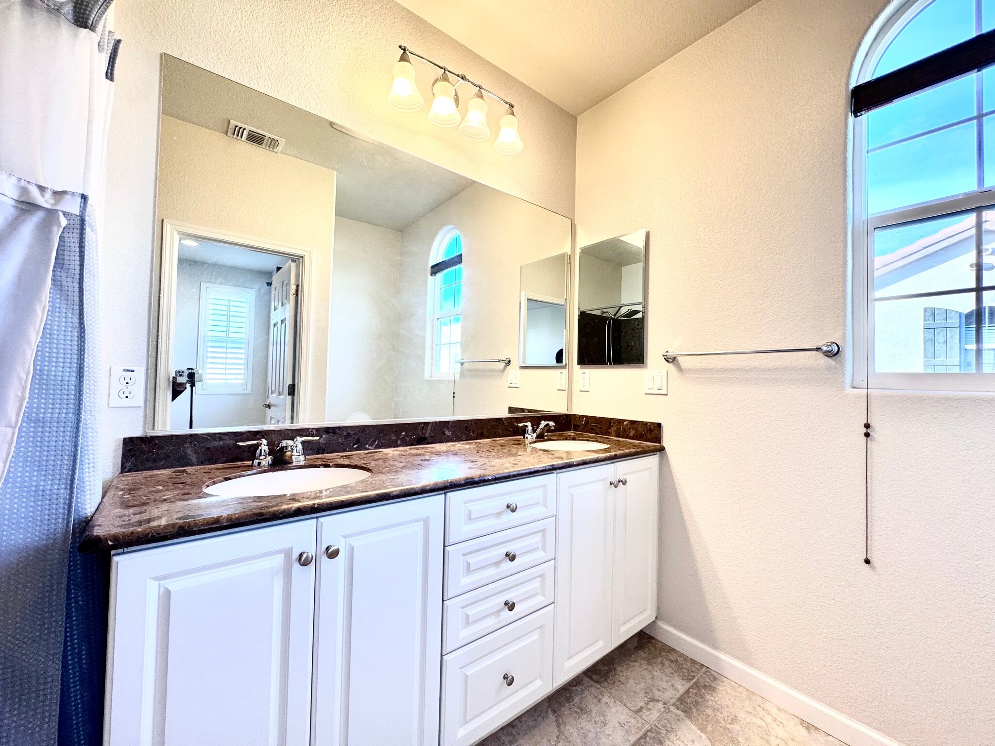 Building Photo - 1117 Genco Terrace