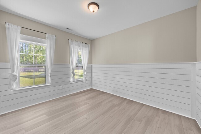 Building Photo - 3506 Sir James Ln