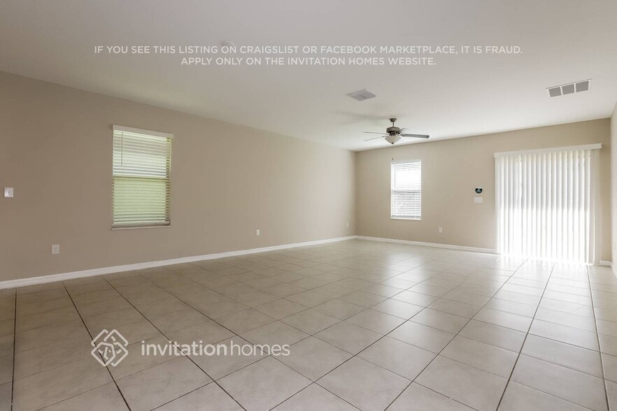 Building Photo - 1580 Blue Rose Dr
