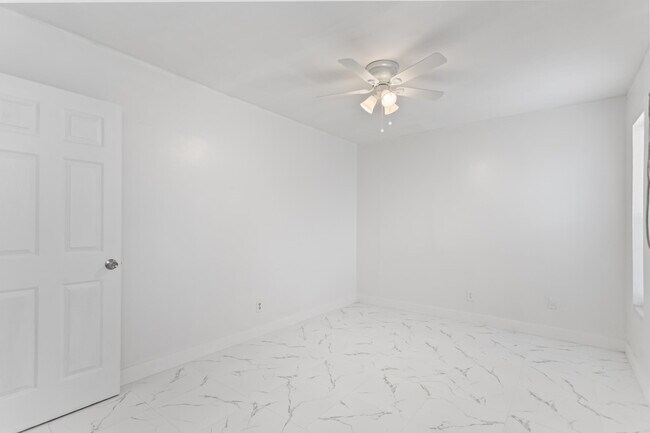 Building Photo - 804 NW 2nd Ave