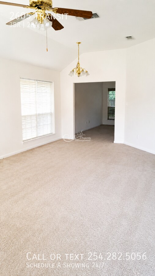 Building Photo - 2605 Transit-