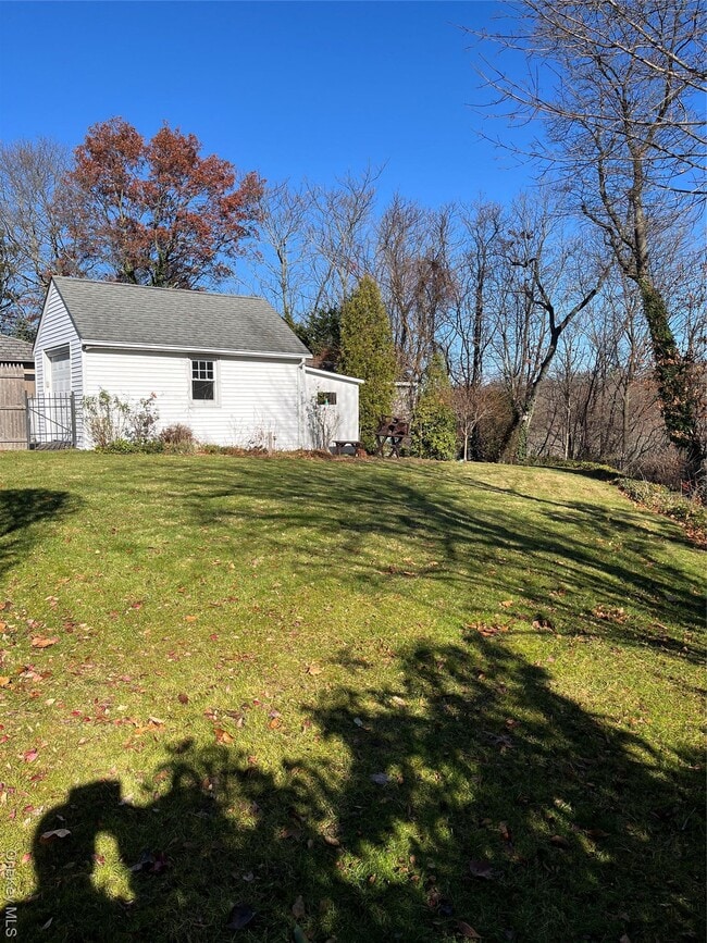 Building Photo - 7 Floyd Pl