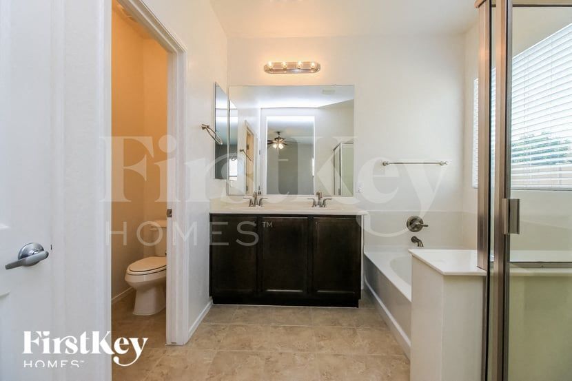 Building Photo - 840 East Gold Dust Way