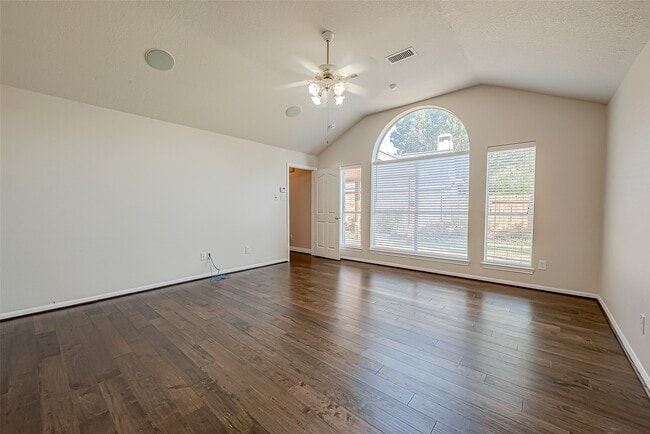 Building Photo - 3827 Garden Way