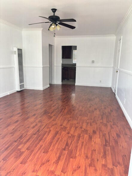 Building Photo - 6109 S Hobart Blvd