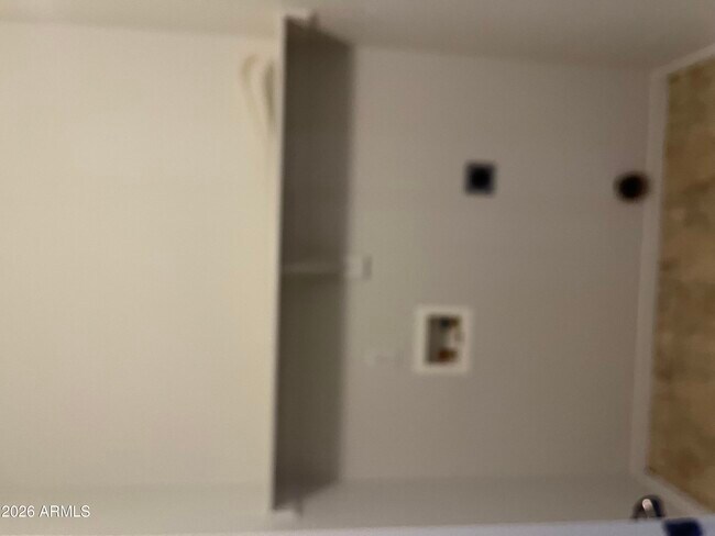 Building Photo - 2430 E County Down Dr