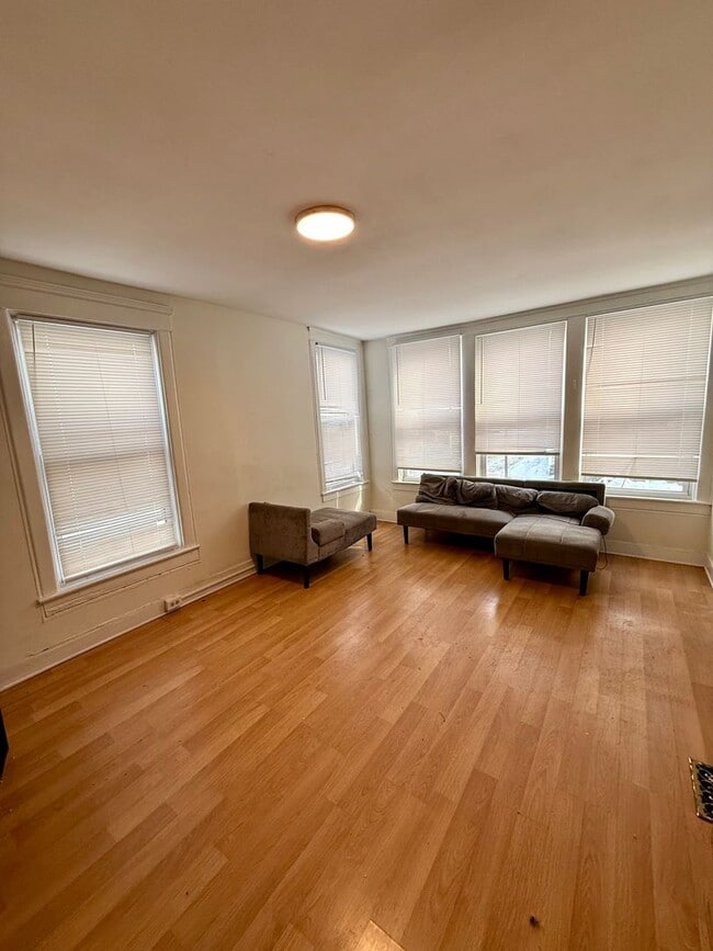 Building Photo - 2 Bedroom Townhouse in Downtown Bethlehem