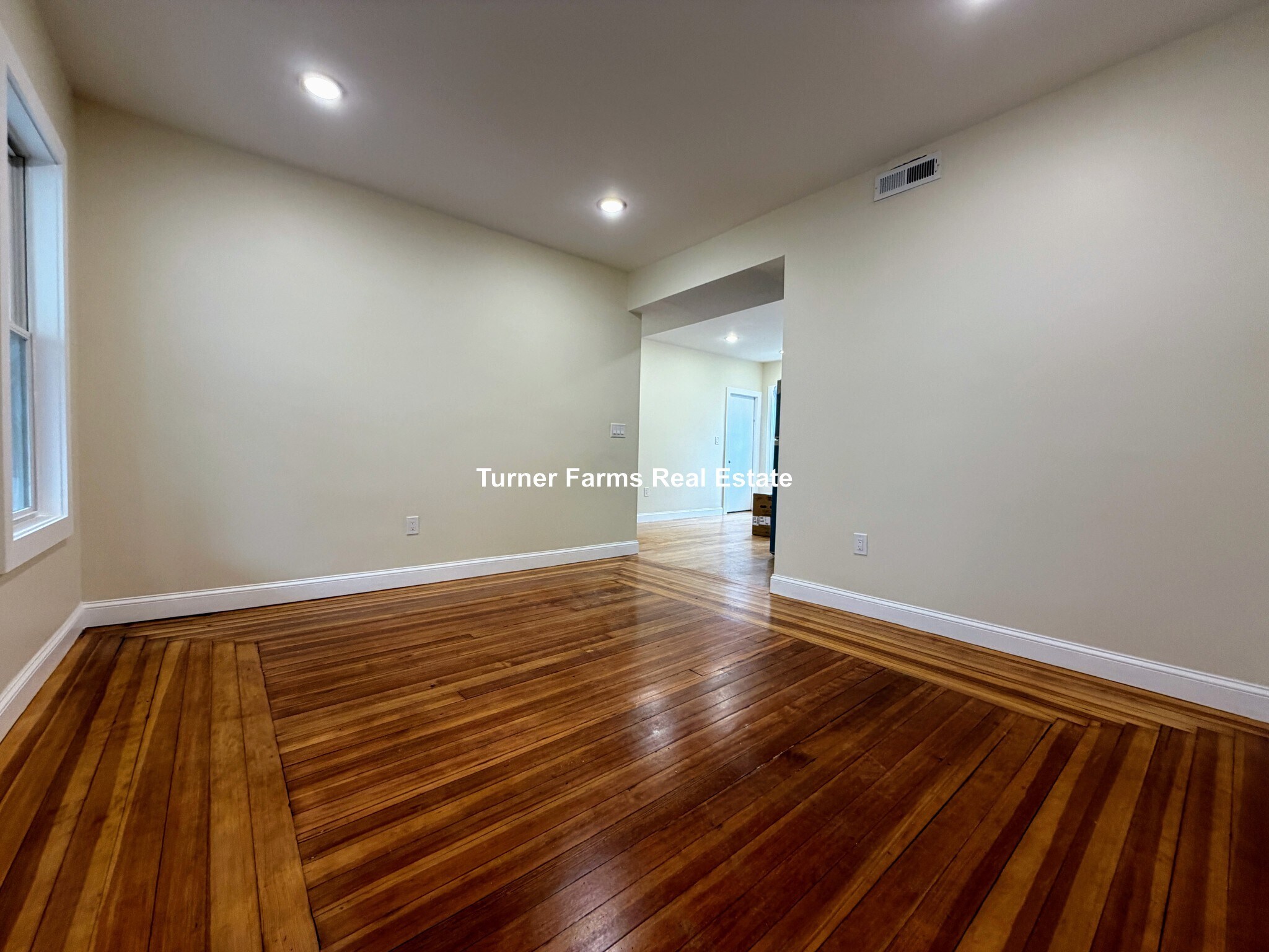 Building Photo - 5 Lowell Cir