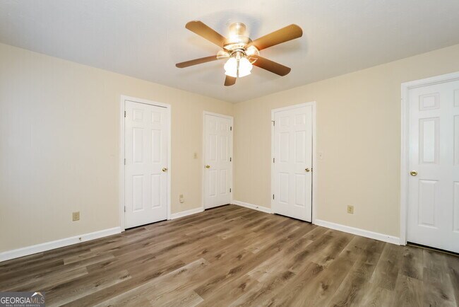 Building Photo - 2350 Bankstone Dr SW