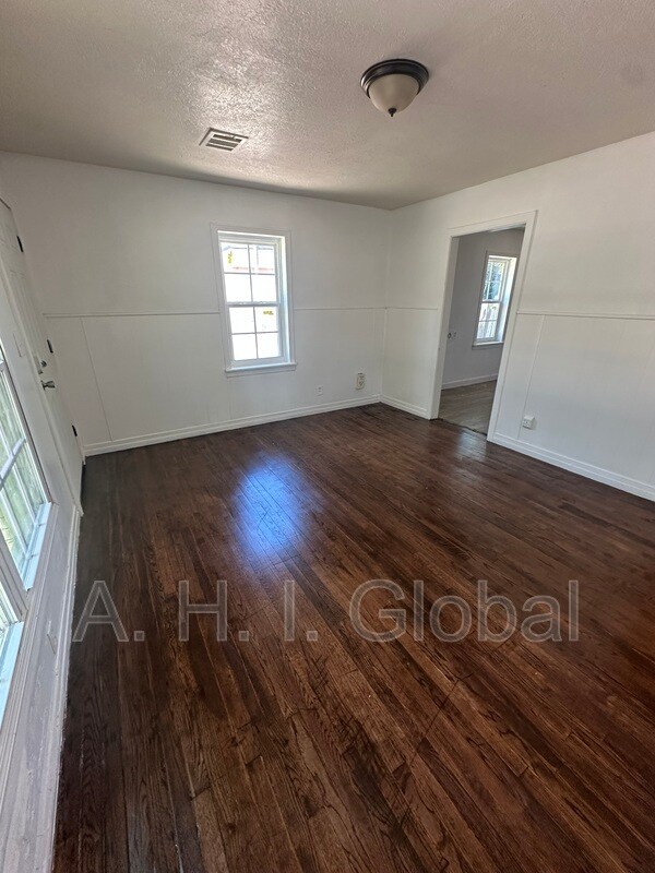 Building Photo - 1619 Bellaire St