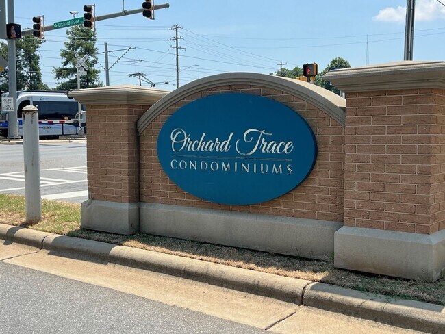 Building Photo - Affordable 1 Bedroom Condominium at Orchard Trace