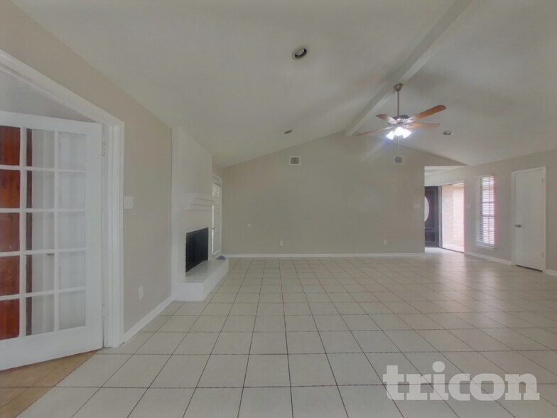 Building Photo - 7902 Battlepine Dr
