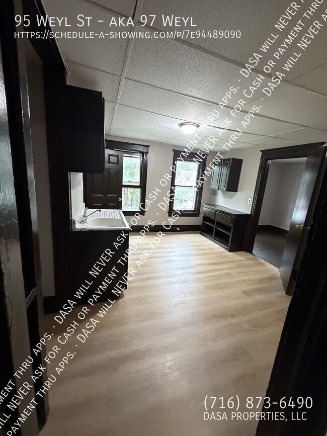 Building Photo - 95 Weyl St