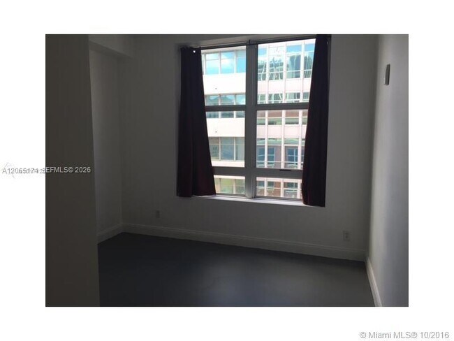 Building Photo - 111 E Flagler St