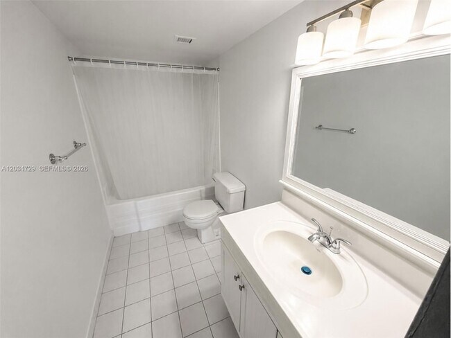 Building Photo - 13499 Biscayne Blvd
