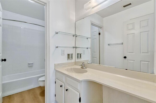 Building Photo - 1236 Villa Ln