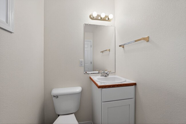 Building Photo - 42016 NW Barton Ct