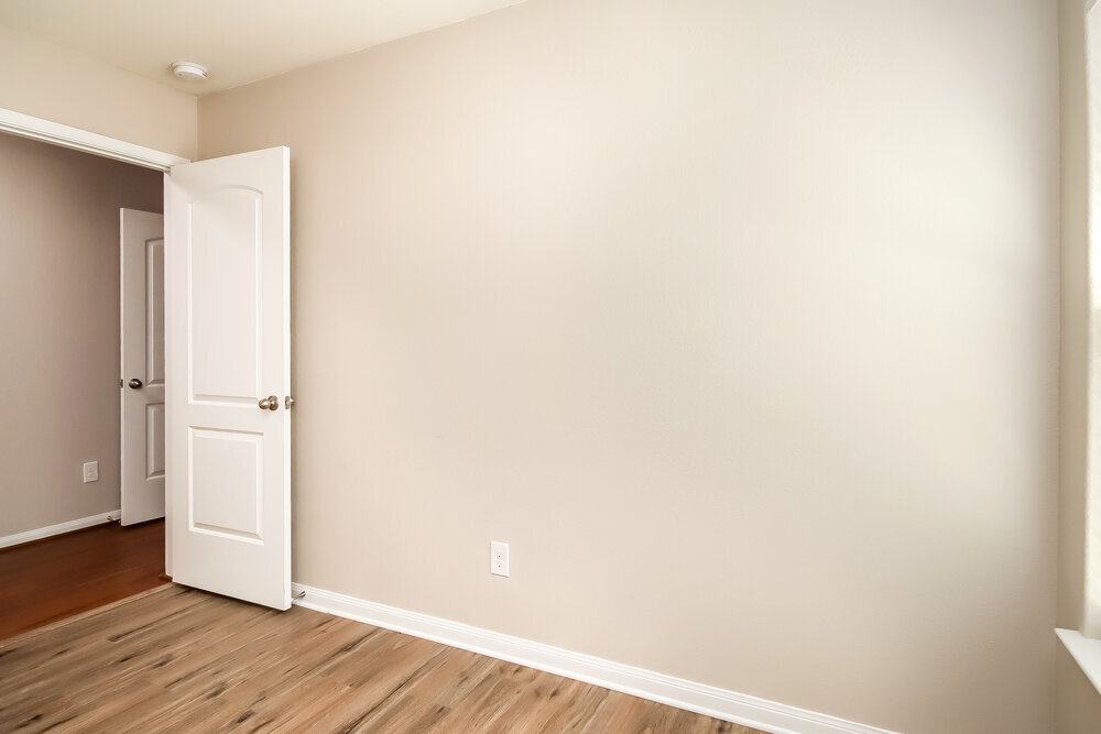 Building Photo - 12066 Quartersawn Ln