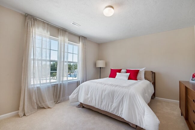 Building Photo - Luxury Townhomes!