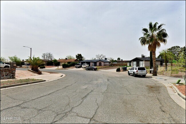 Building Photo - 853 Nita Fay Dr