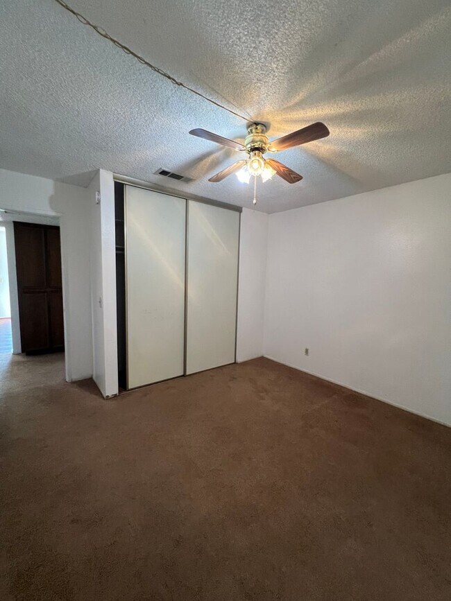 Building Photo - Cozy Two Bedroom One Bathroom Home in Hemet 55+ Community