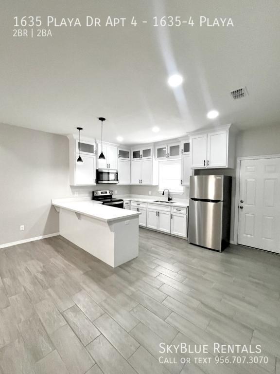 Building Photo - 1635 Playa Dr