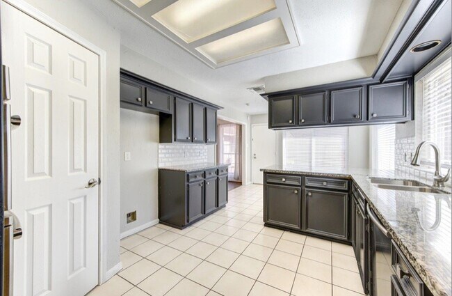 Building Photo - 3838 Fawn Creek Dr
