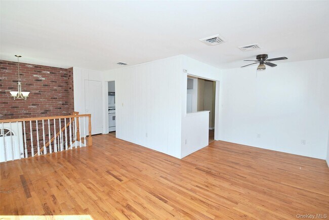 Building Photo - 855 Surf St