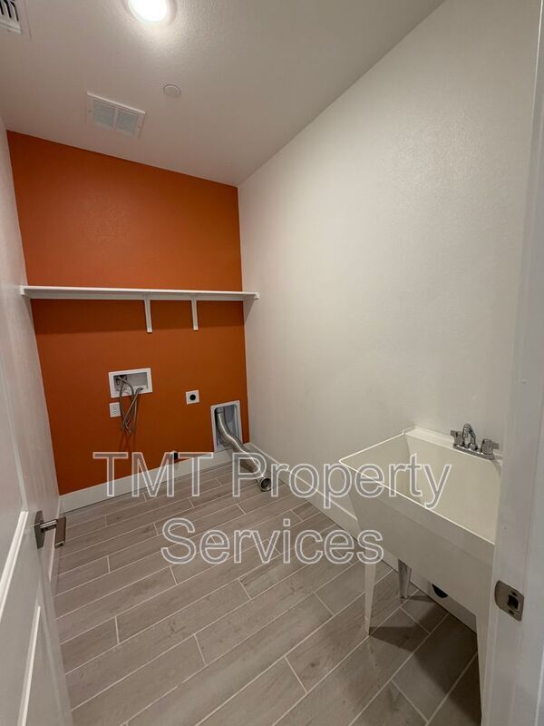 Building Photo - 12256 Alamosa Dr