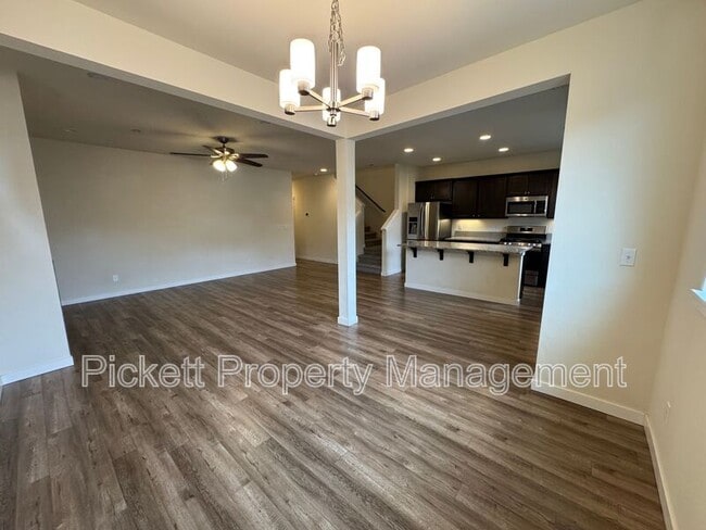 Building Photo - 2537 Filbert Ave