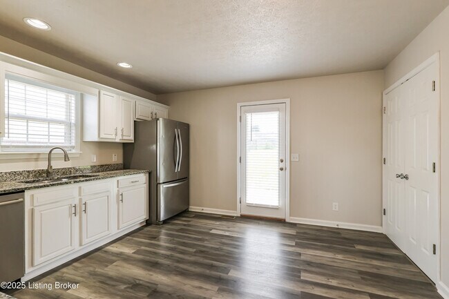 Building Photo - 8816 Persistence Dr