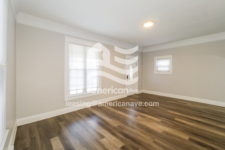 Building Photo - 1055 Ann Ave