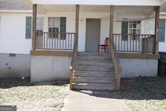 Building Photo - 120 Shamrock Ln