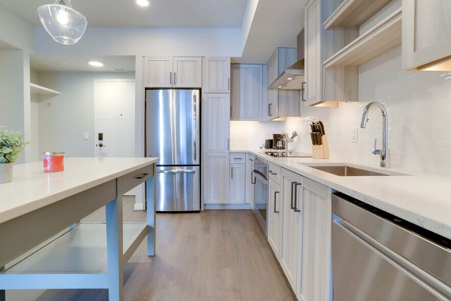 Building Photo - 1122 N Hudson St