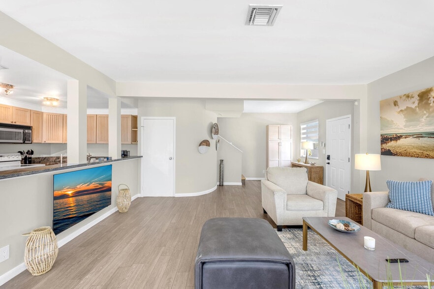 Building Photo - 600 N Ocean Blvd