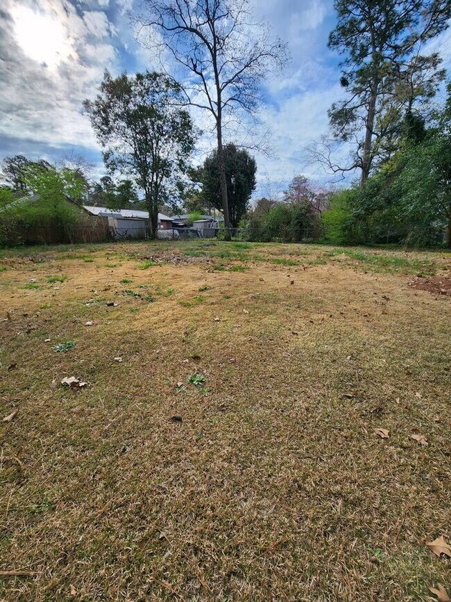 Building Photo - 7547 Decatur Dr