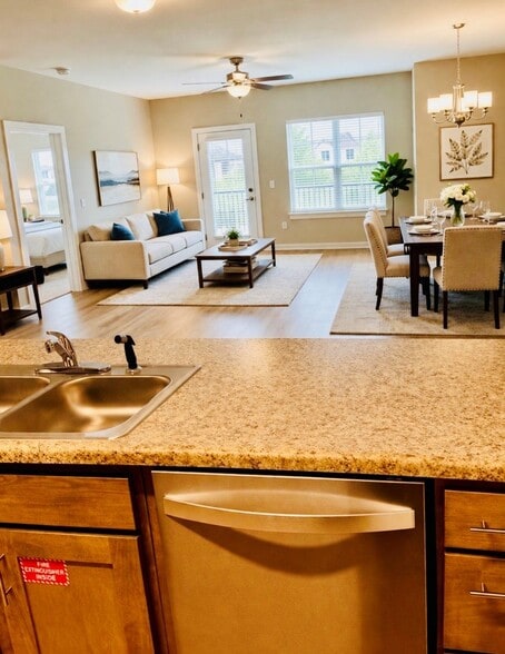 Great Entertaining Space with Open Layout - Edgewood Place