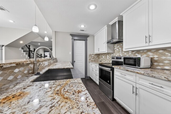 Building Photo - 11280 Braes Forest Dr