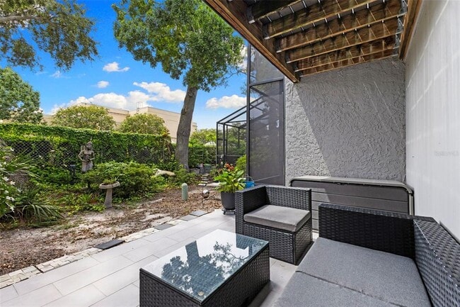 Building Photo - 3010 W Grovewood Ct